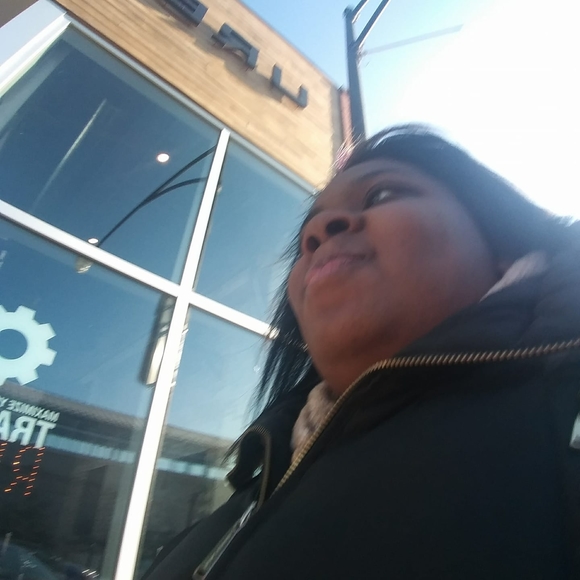 Meet your Posher, Kristen - Picture 1 of 1